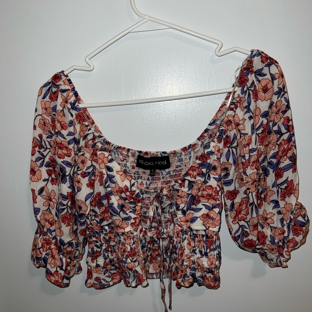 KENDALL AND KYLIE | crop blouse with keyhole front | small